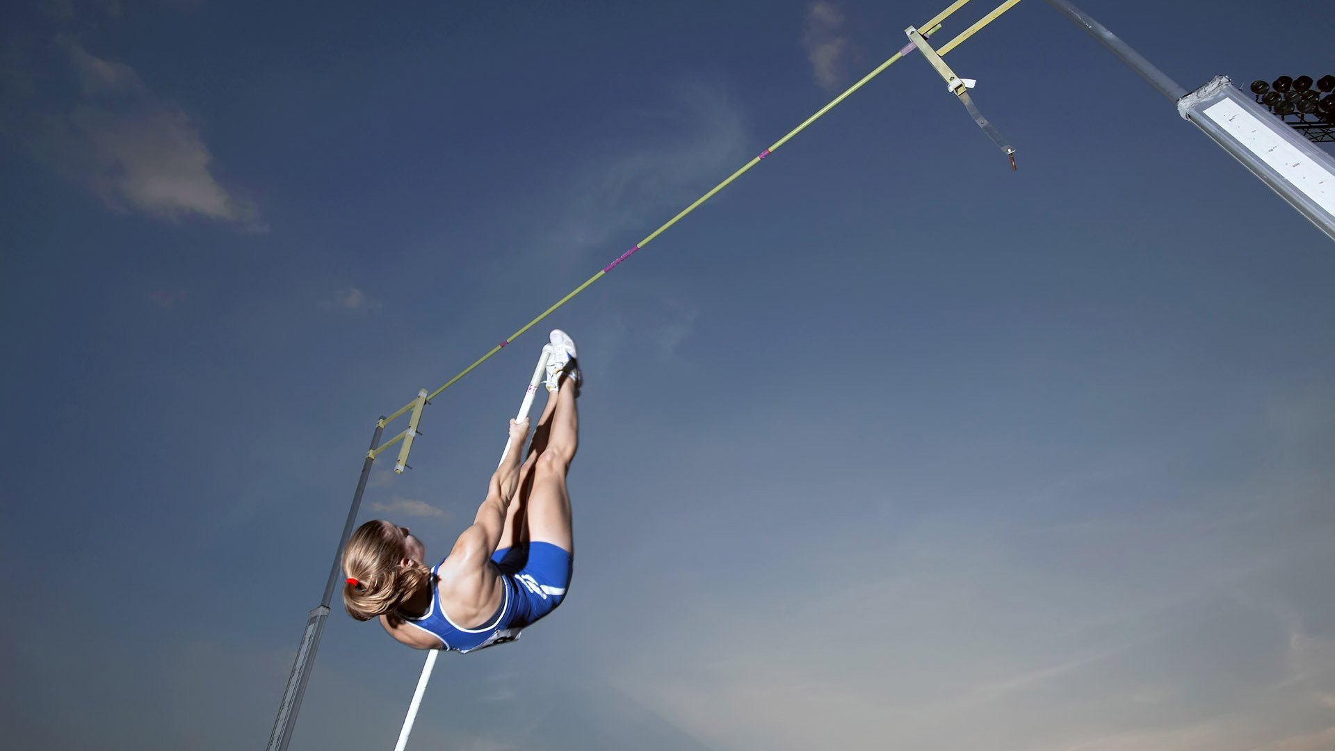 开云体育中心-当他倒在诺坎普，巴萨全队为他祈祷—那一刻，足球超越了胜负，当他倒在诺坎普，巴萨全队为他祈祷—那一刻，足球超越了胜负